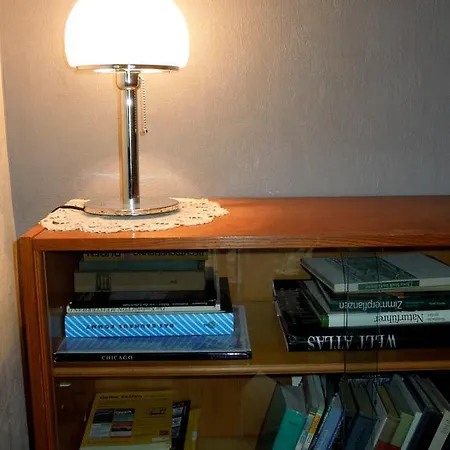 Hiker's Bauhaus Style Apartman